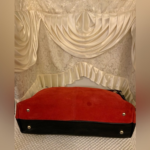 SONDRA ROBERTS - Picture 10 of 10